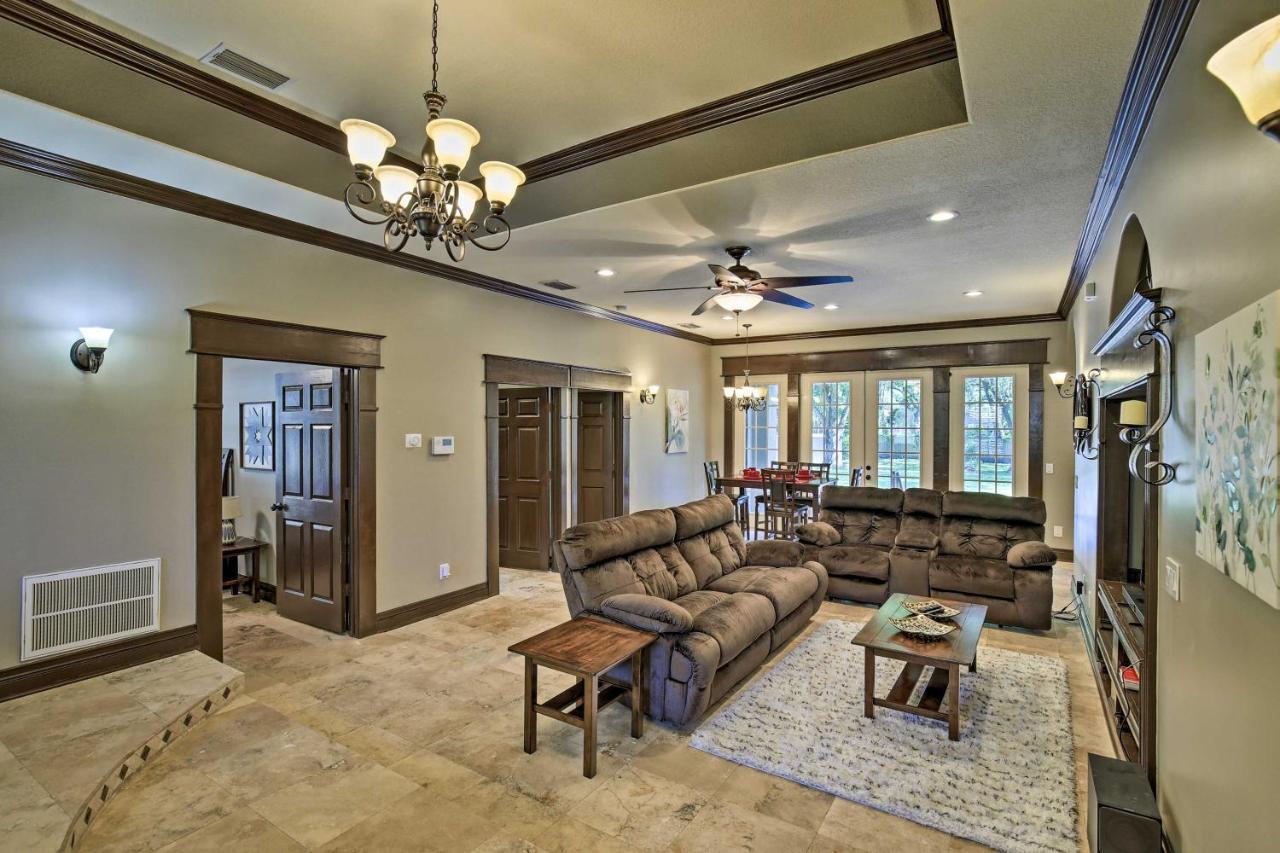 Tampa Oasis With Pool About 7 Mi To Busch Gardens! Villa ภายนอก รูปภาพ