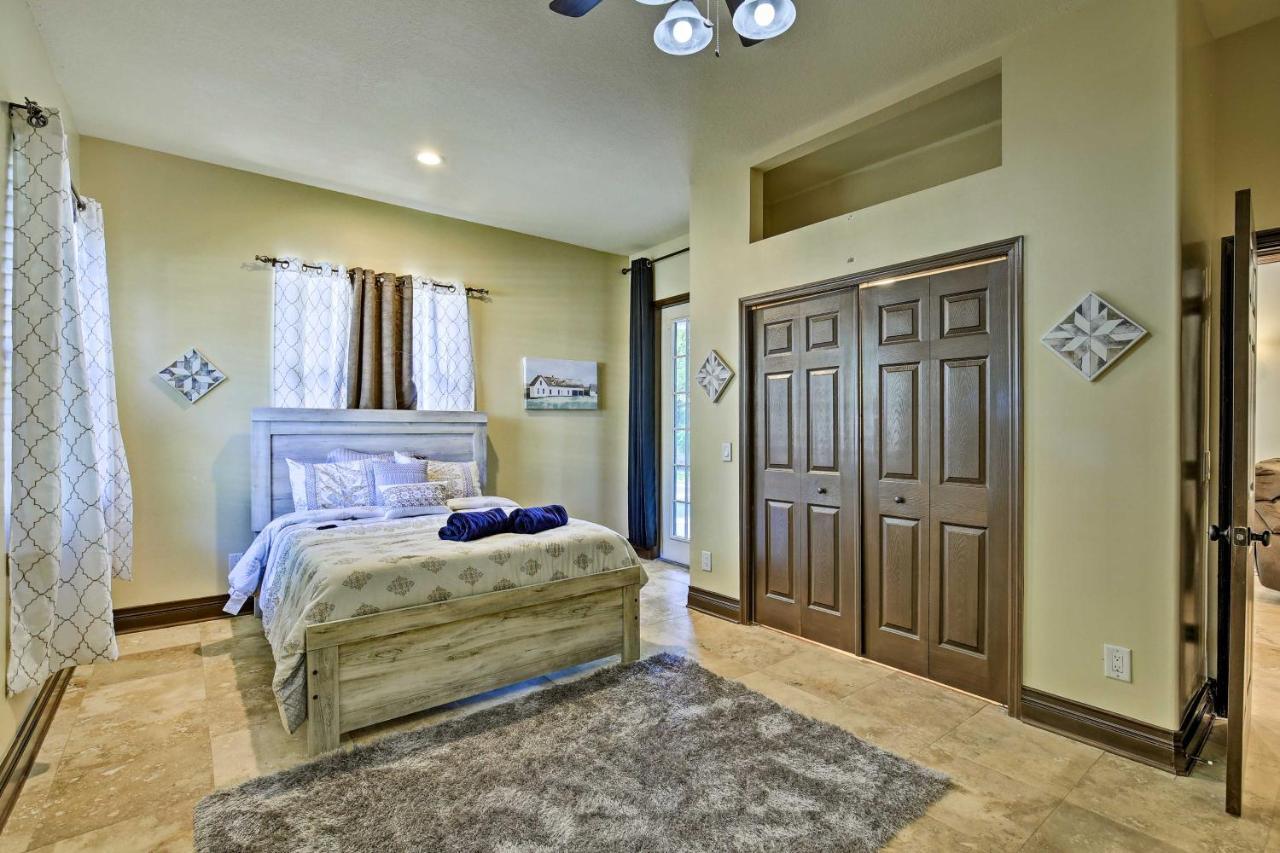 Tampa Oasis With Pool About 7 Mi To Busch Gardens! Villa ภายนอก รูปภาพ