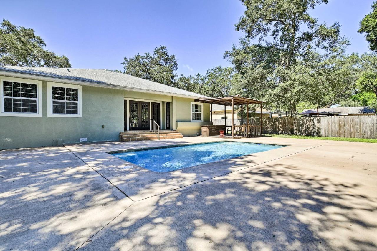 Tampa Oasis With Pool About 7 Mi To Busch Gardens! Villa ภายนอก รูปภาพ