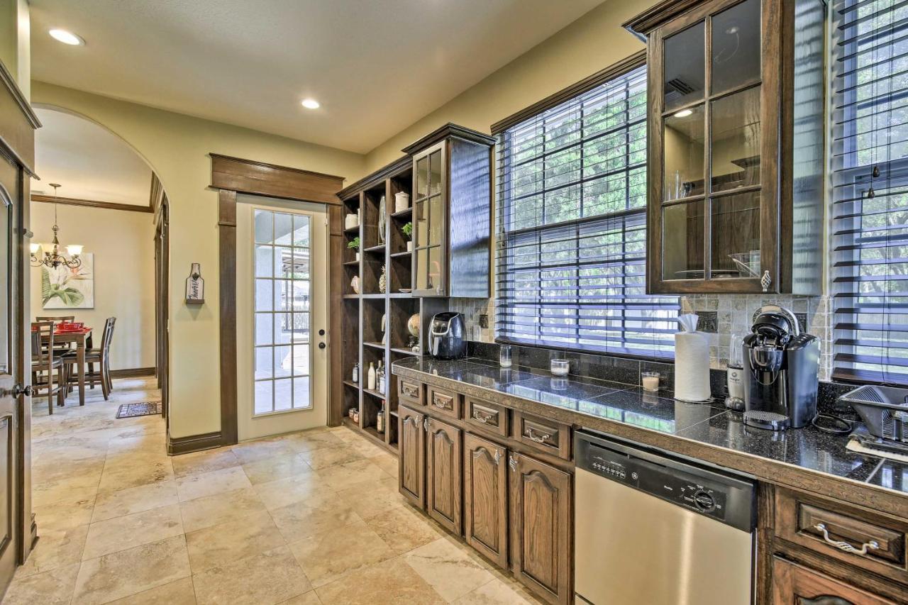 Tampa Oasis With Pool About 7 Mi To Busch Gardens! Villa ภายนอก รูปภาพ